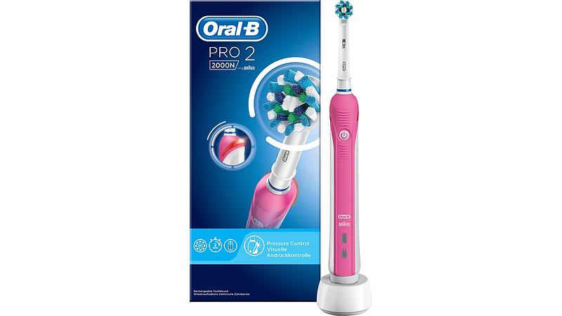 <strong>4. Oral-B Pro 2000 CrossAction</strong>